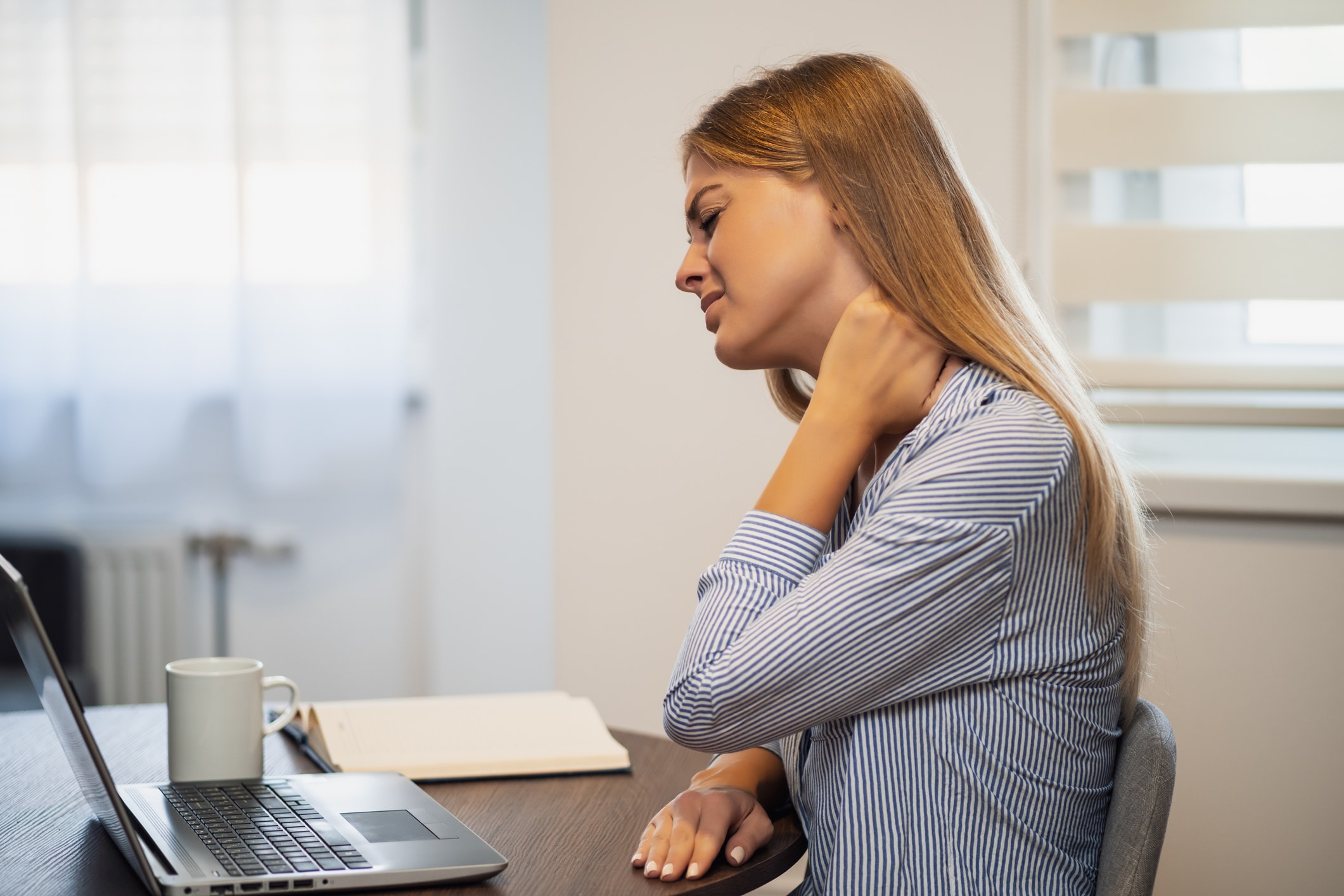 douleurs-cervicales-au-travail